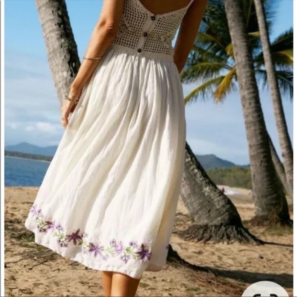 It’s that time of the year - I’m here to assist you for that perfect piece💃🏽🛍 - Picture 7 of 16